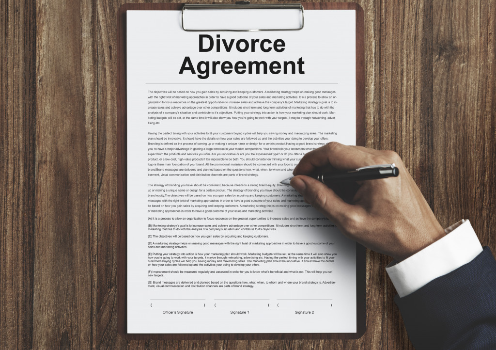 divorce agreement papers