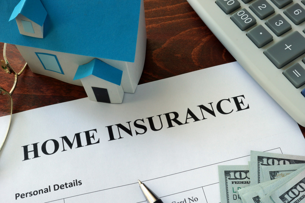 homeowners insurance with a form and calculator